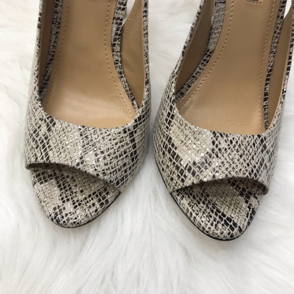 BCBGeneration Heels 8 M - Picture 3 of 8